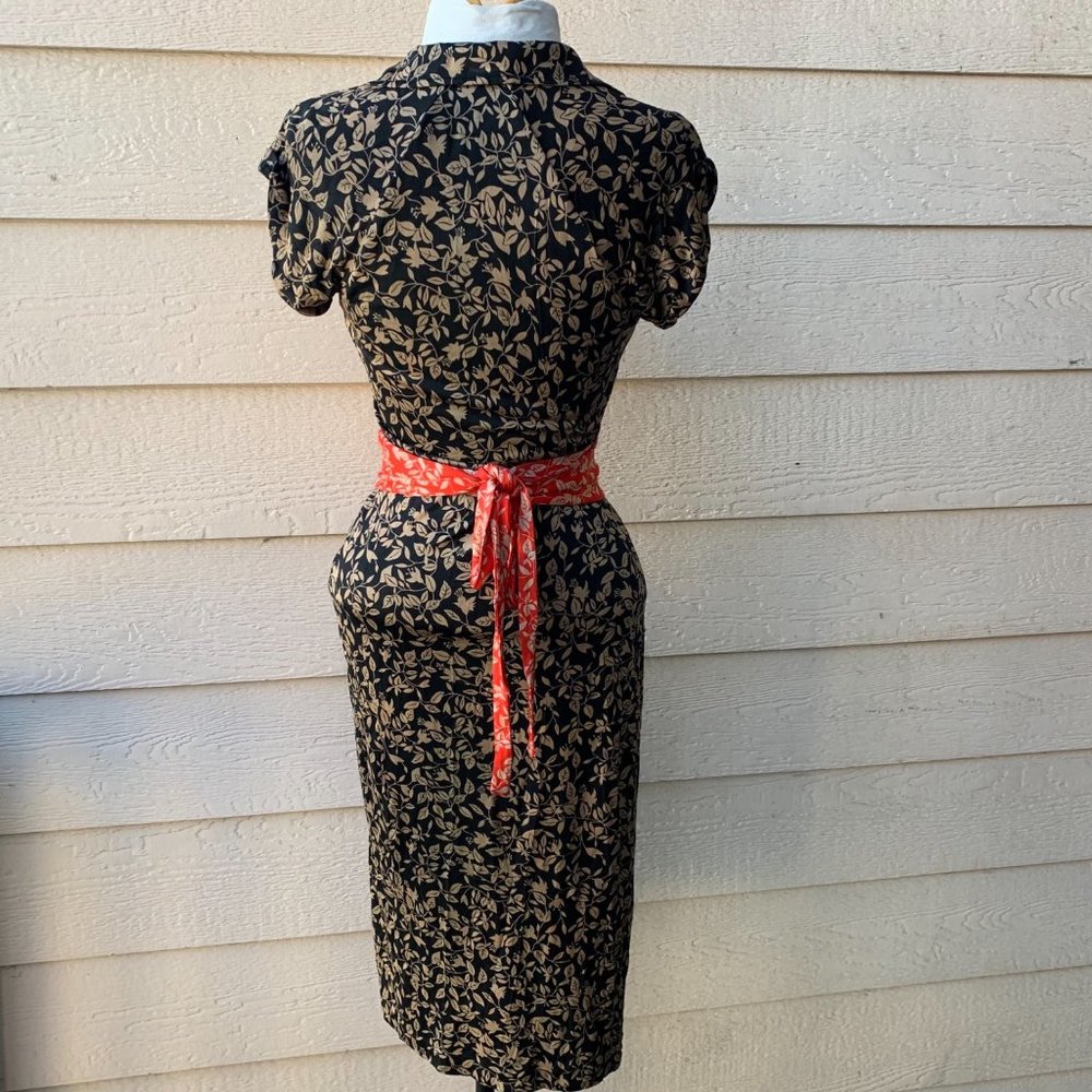 🔥SOLD🔥Diane Von Furstenberg Floral Silk Wrap Dress - Picture 3 of 8